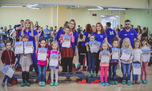 Фотоотчет с соревнований по плаванию в «Магис Дети» на Красноармейском, 25