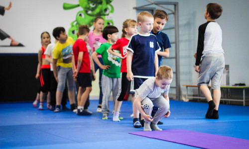 В «Магис Дети PLAZA» прошли первые соревнования по акробатике на батутах