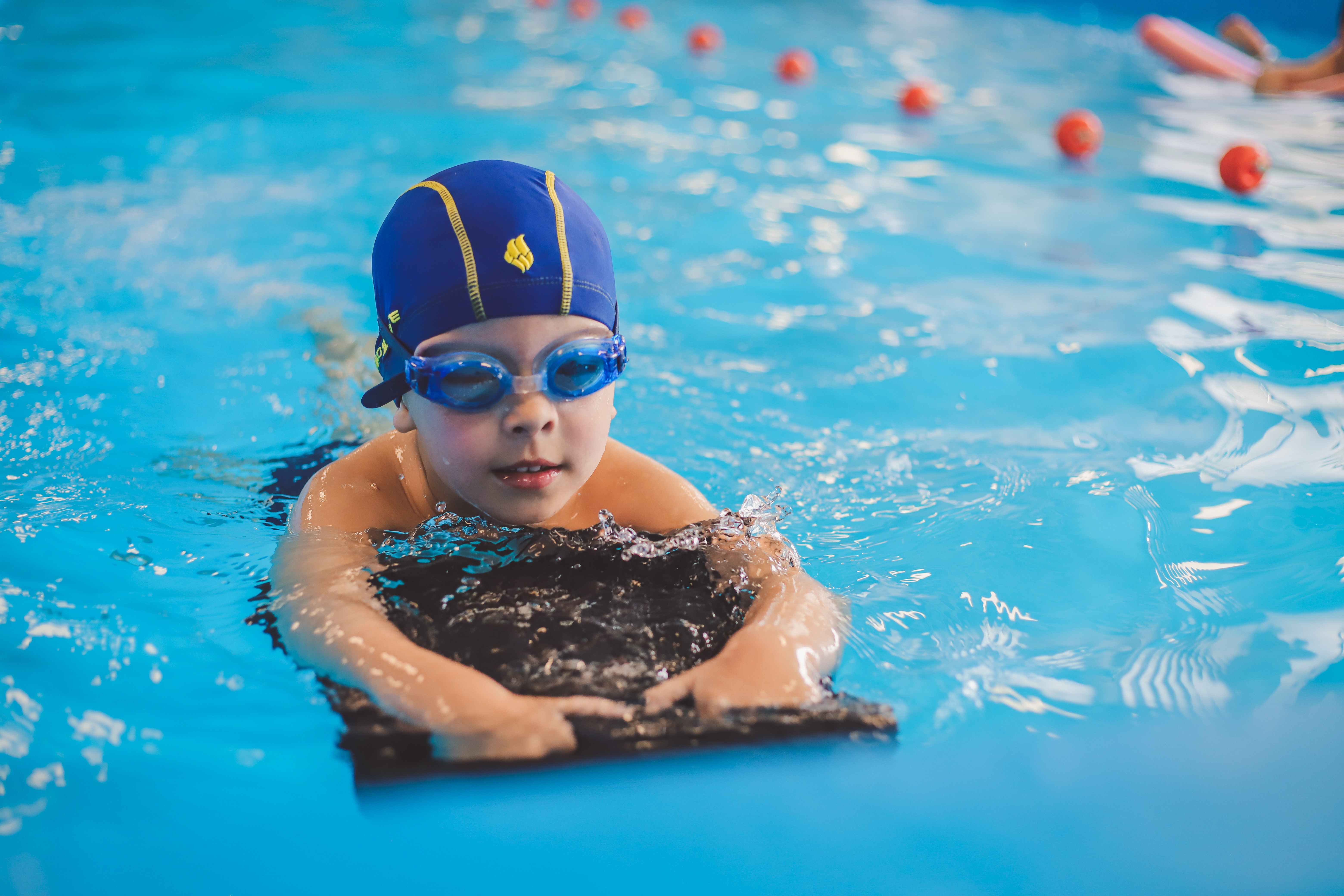 Плавание. Соревнования по плаванию дети. Детское соревнование по плаванию. Плавание для детей 10 лет